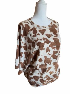 Carsons Designs High End Boutique Brown and Cream Cow Print Pullover w/Batwings
